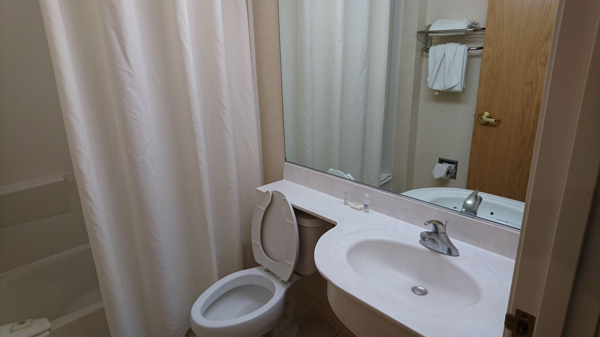 Microtel Inn & Suites By Wyndham Чиуауа Екстериор снимка