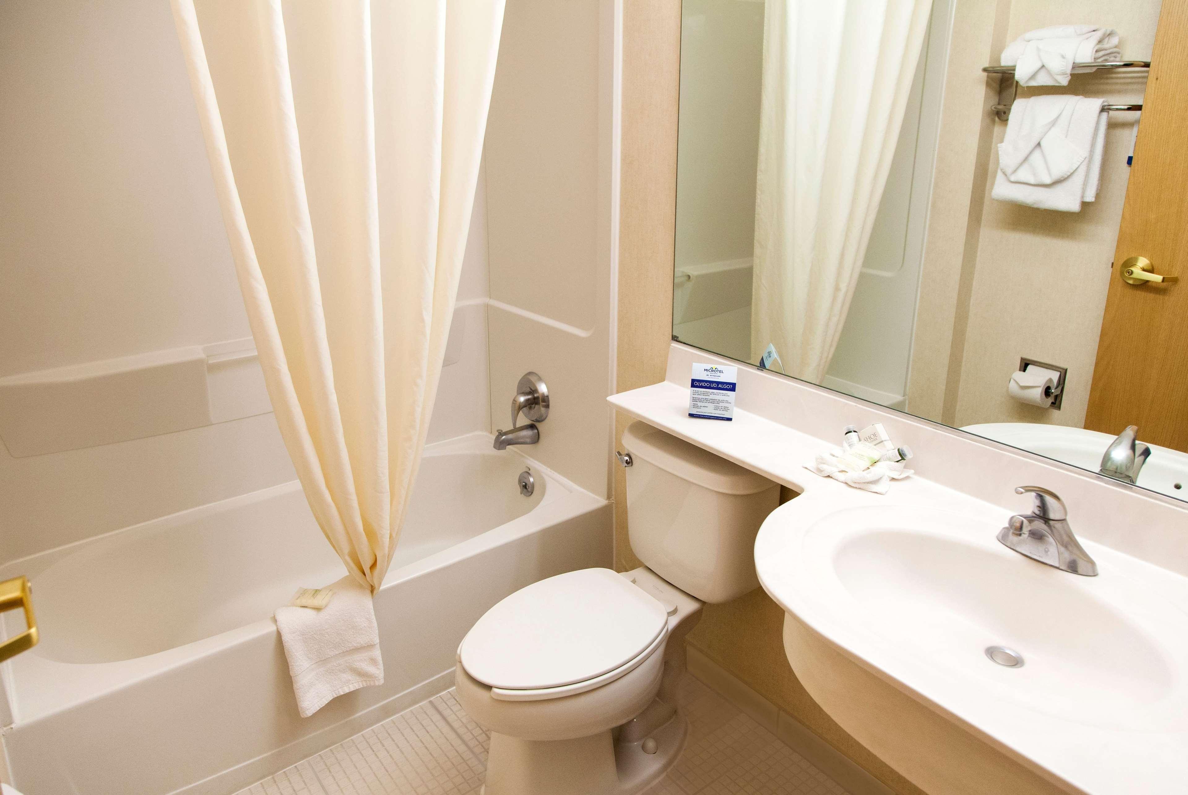 Microtel Inn & Suites By Wyndham Чиуауа Екстериор снимка